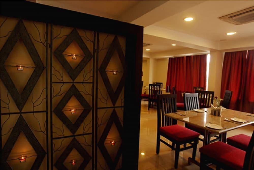 Nagarjuna Suites Bangalore Nhà hàng bức ảnh