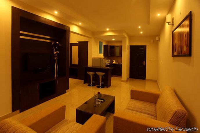 Nagarjuna Suites Bangalore Phòng bức ảnh